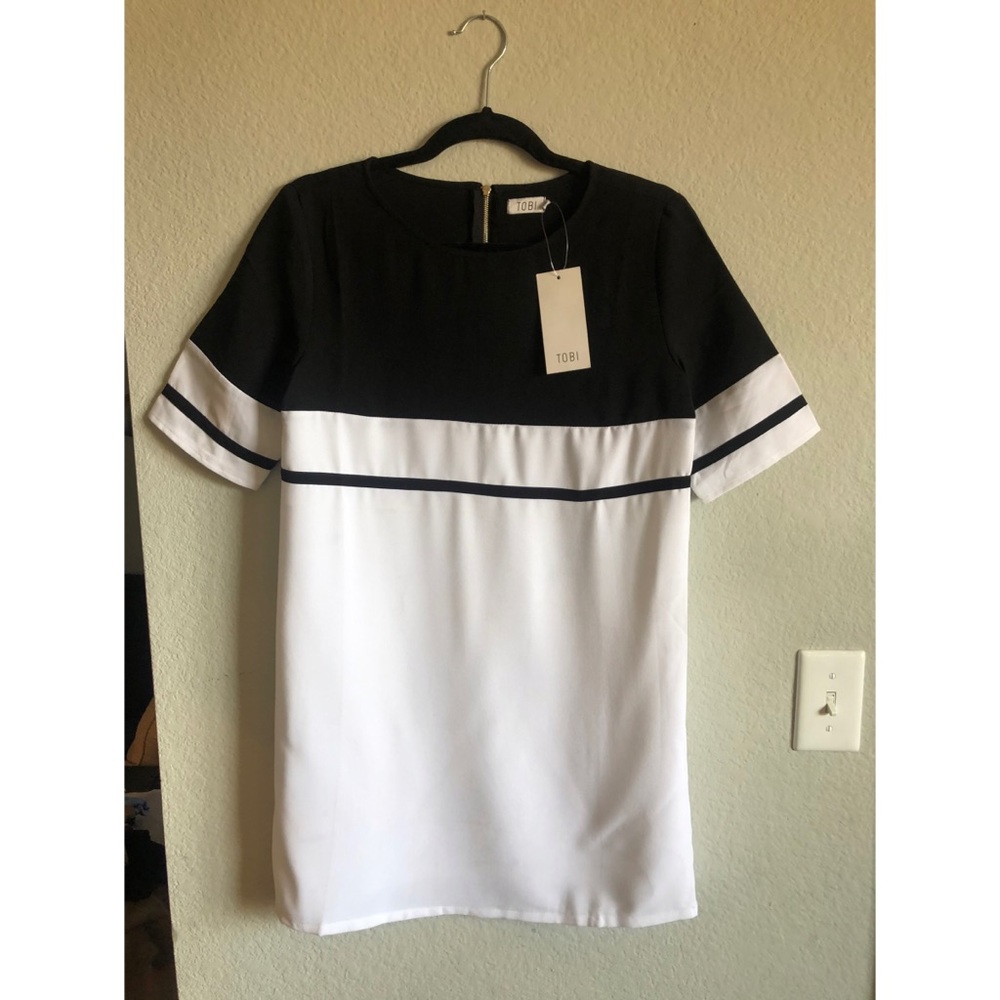 Tobi black/white dress NWT